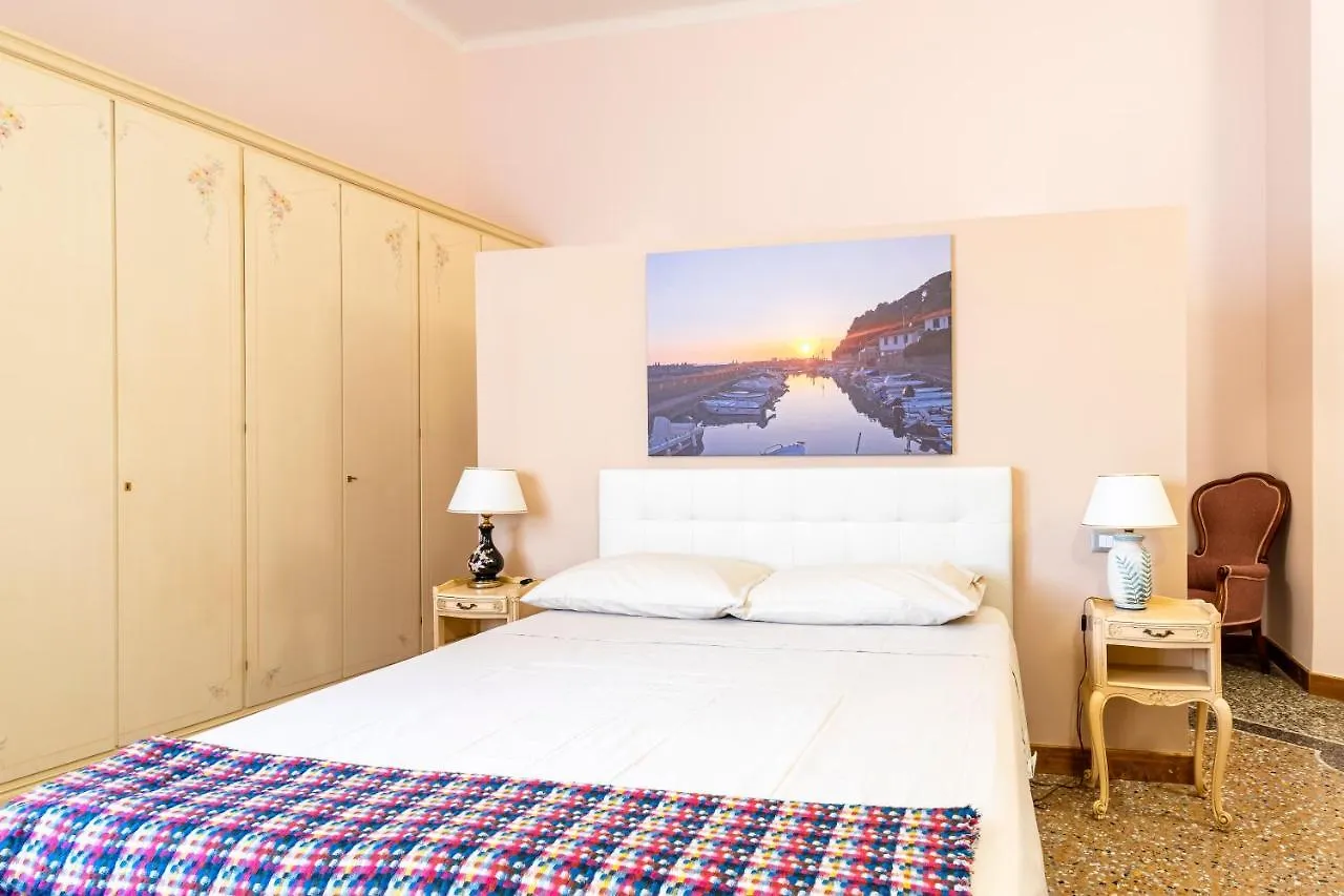 Livorno Central Flat-2 Min Walk The Cathedral! Apartment