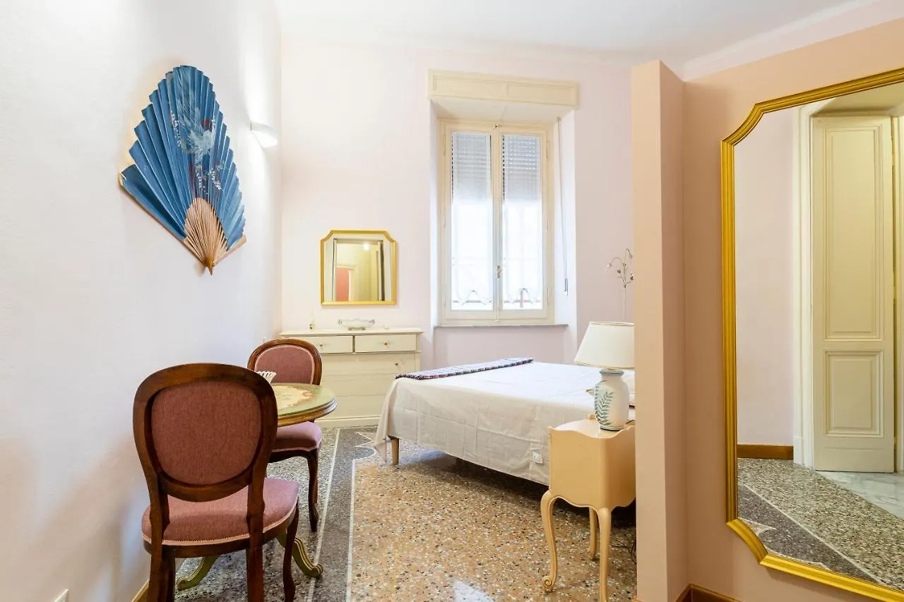 Livorno Central Flat-2 Min Walk The Cathedral! Apartment