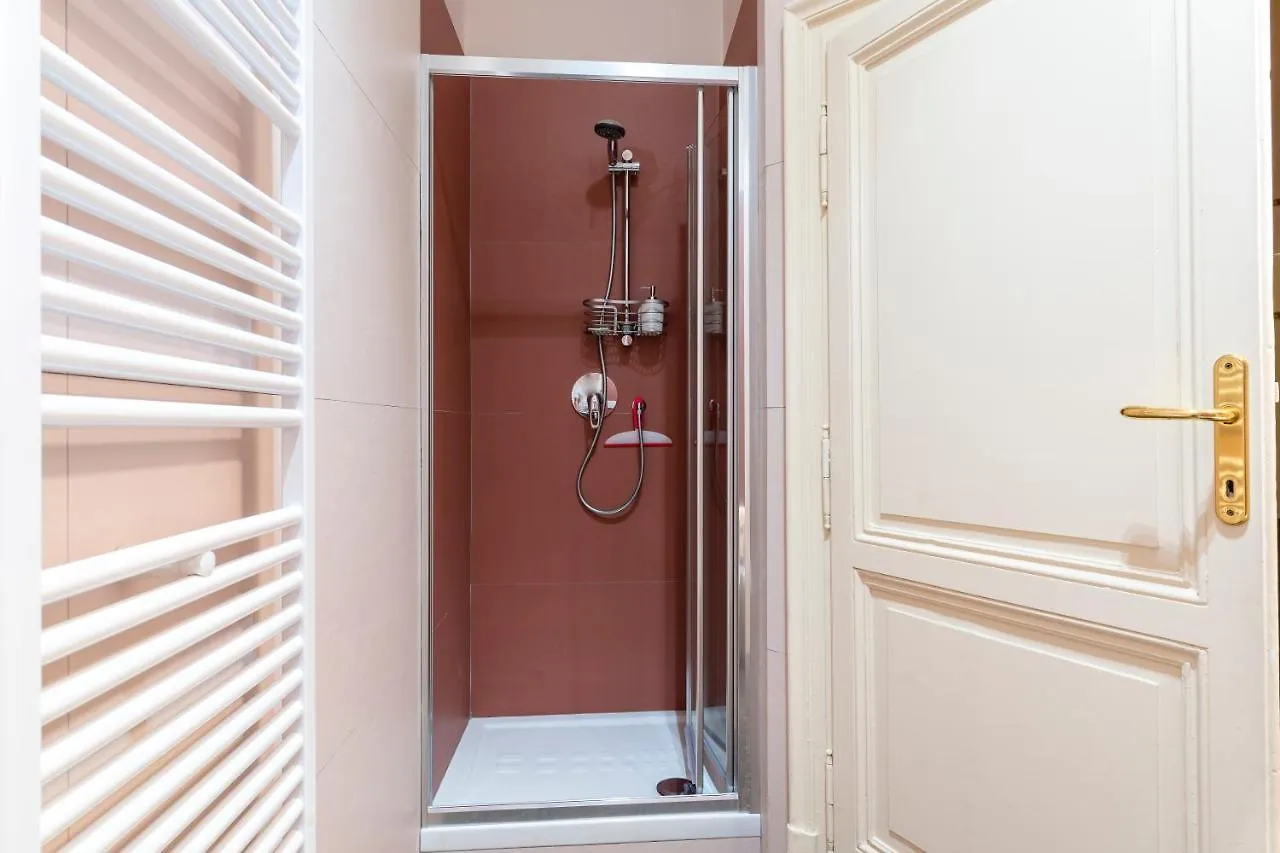 Livorno Central Flat-2 Min Walk The Cathedral! Apartment